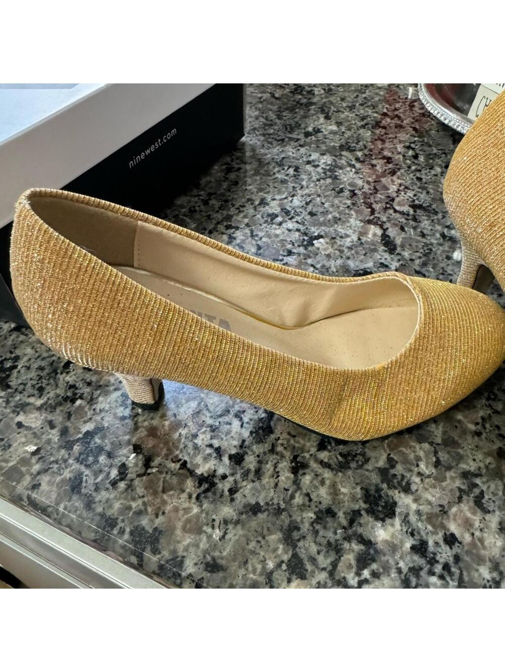 OGNINA Gold Glitter Low Heel Pumps Women's Size 225 - Picture 2 of 4